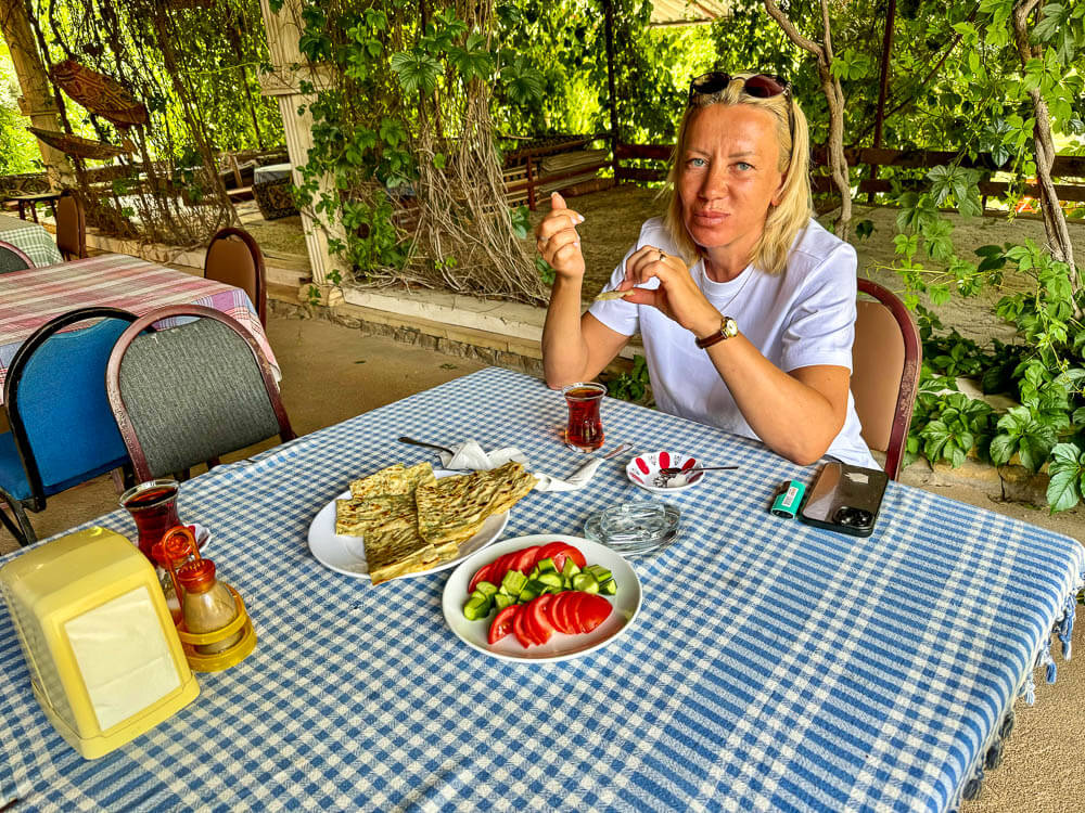 Cave Karatas Restaurant